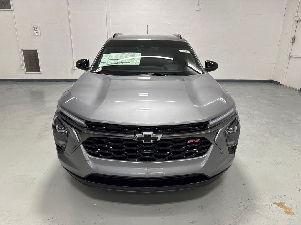 2025 Chevrolet Trax photo 3