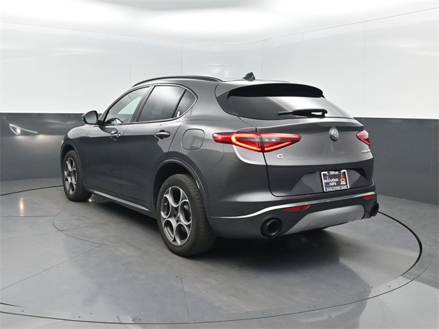 2022 Alfa Romeo Stelvio Ti photo 3