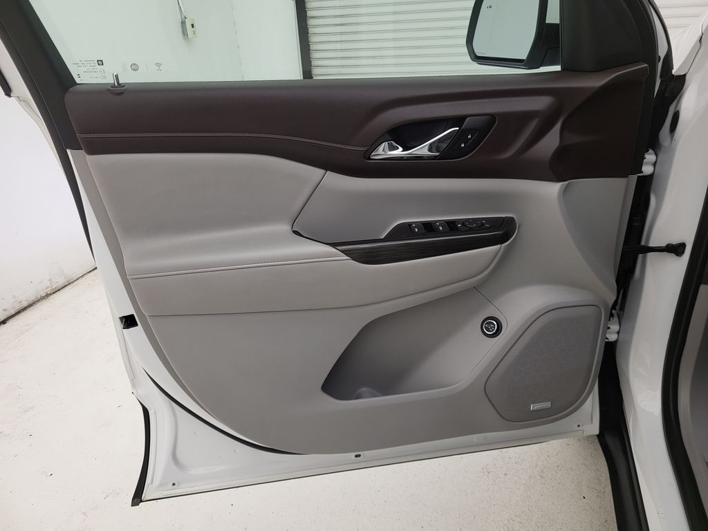 2023 Gmc Acadia SLT photo 22