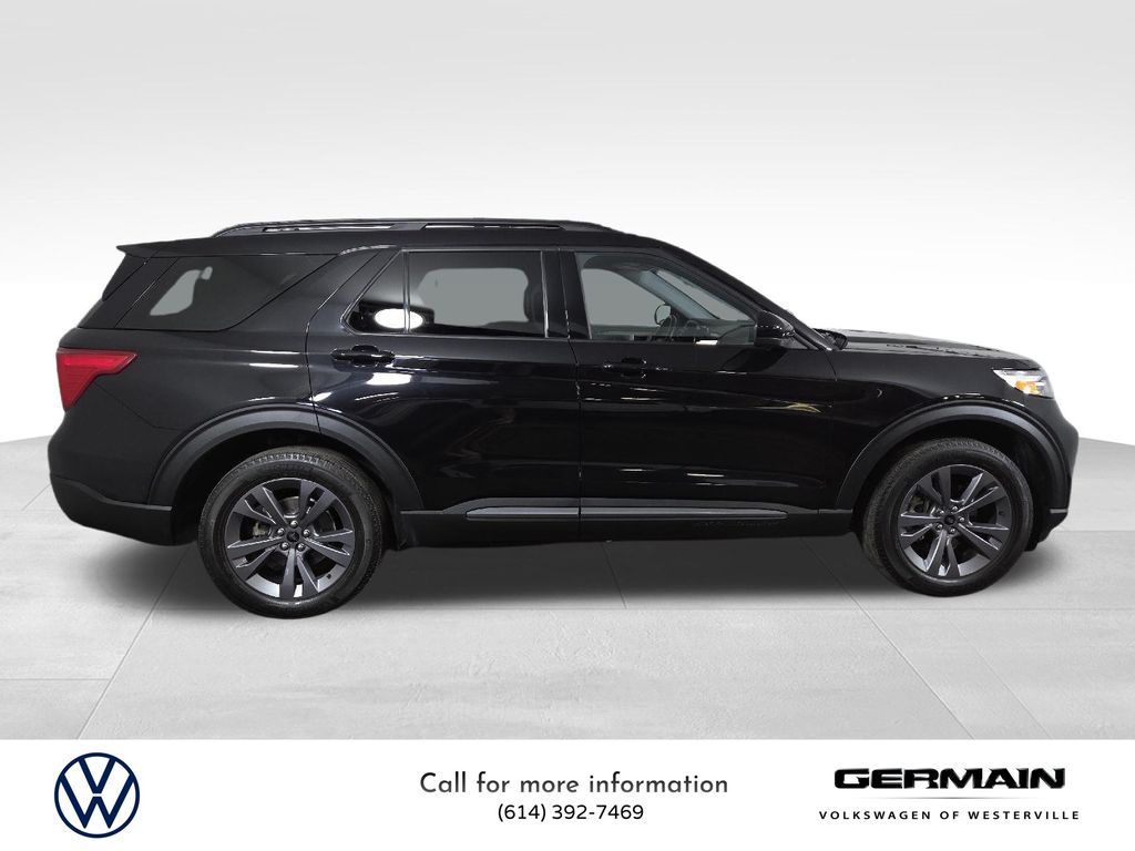 2023 Ford Explorer XLT photo 2