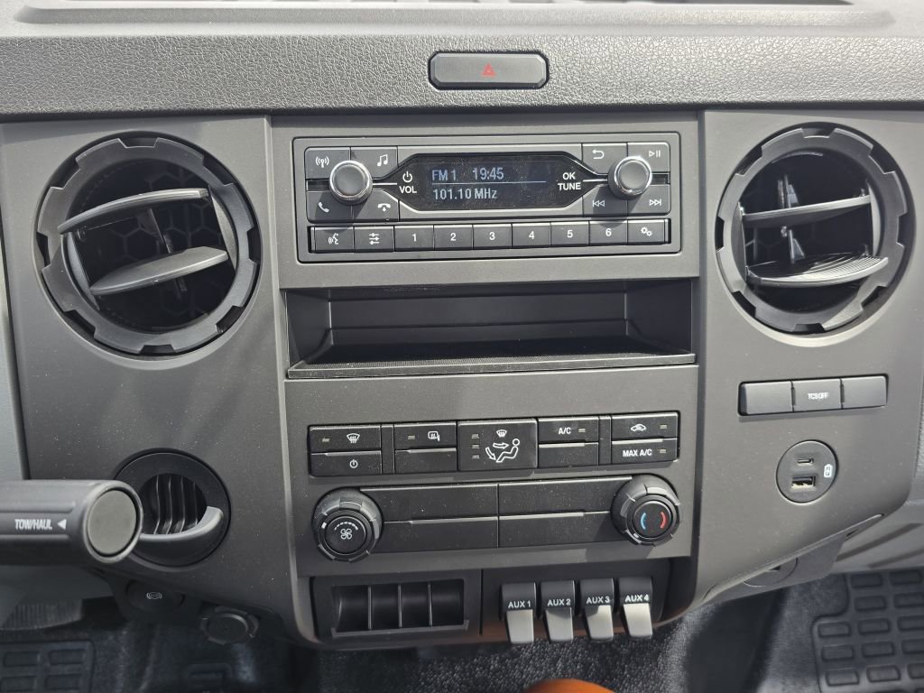 2025 Ford F-750 Base photo 3