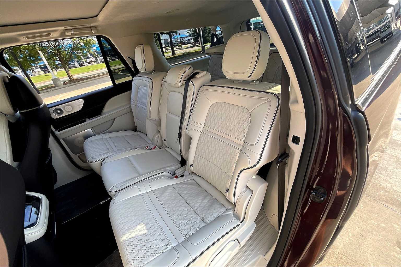 2024 Lincoln Navigator Black Label photo 18