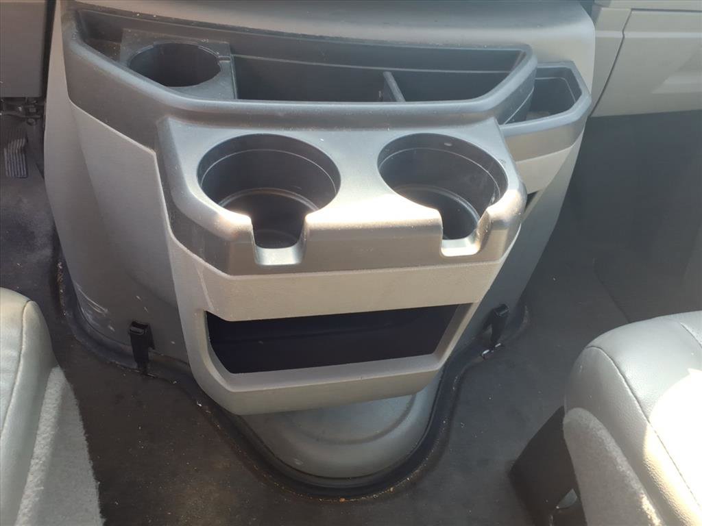 2013 Ford E-150 photo 8