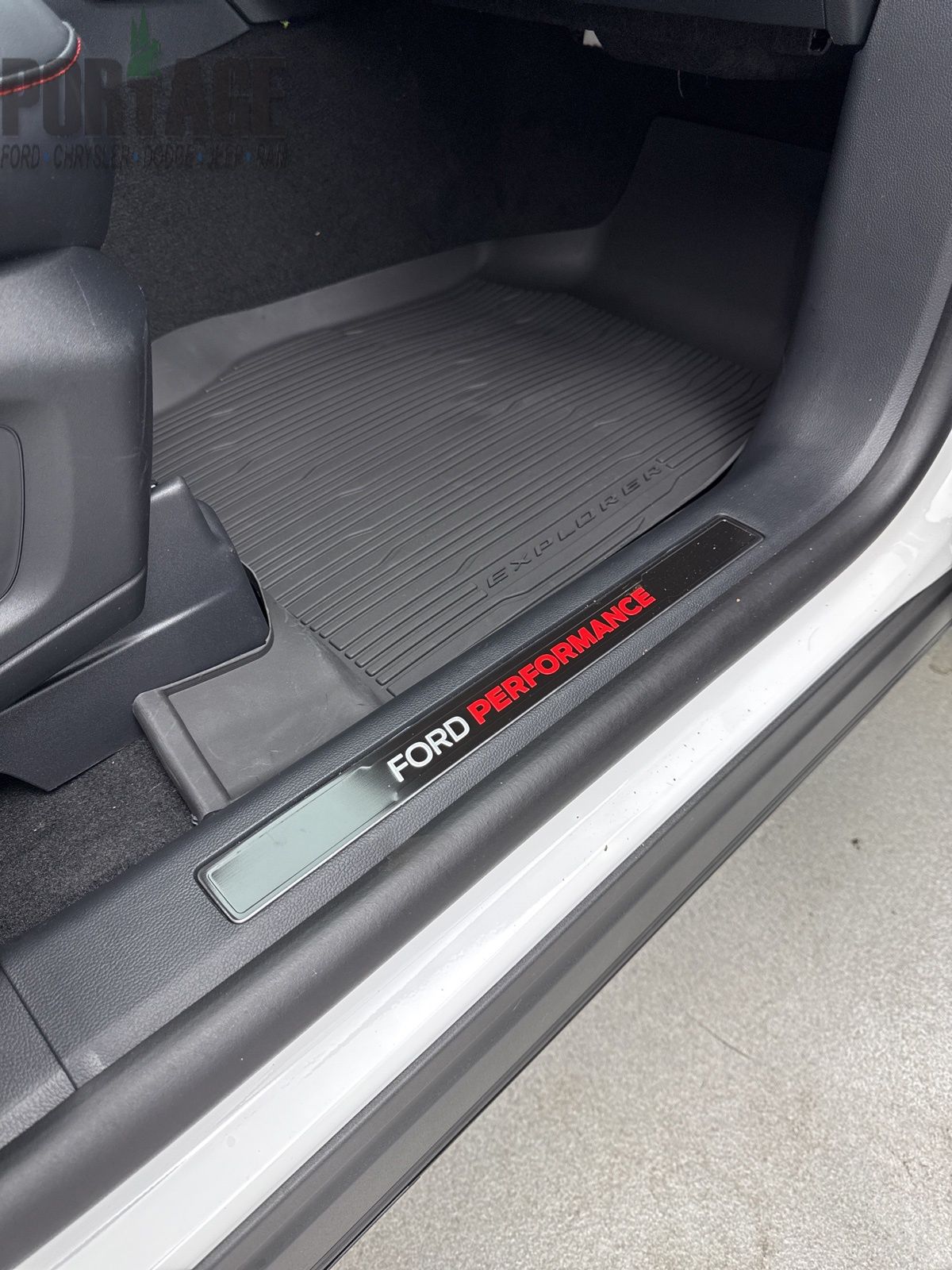 2025 Ford Explorer ST photo 31