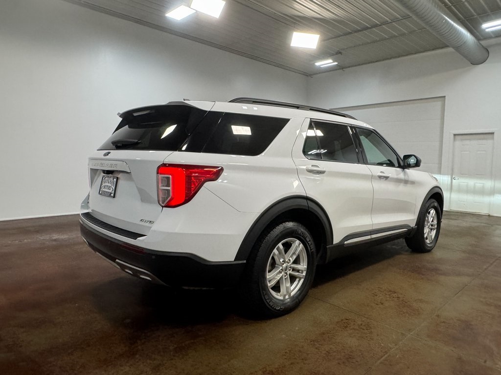 2023 Ford Explorer XLT photo 32