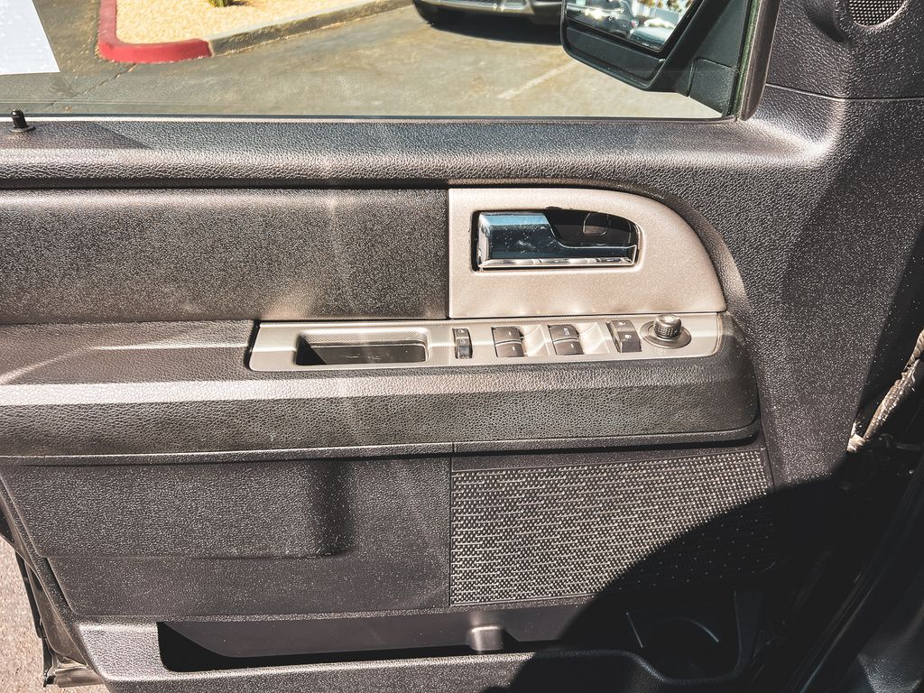 2015 Ford Expedition XLT photo 15