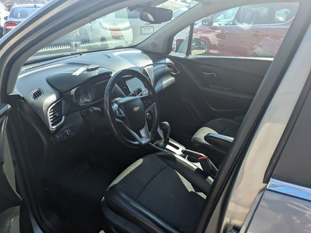 2019 Chevrolet Trax LT photo 3