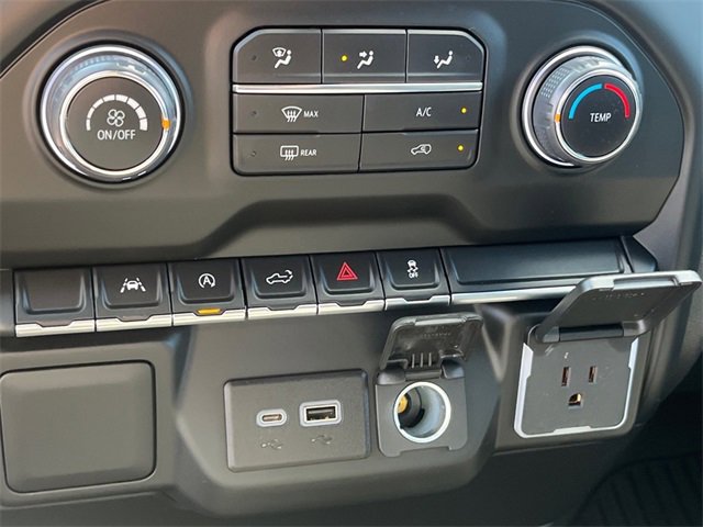 2022 Chevrolet Silverado 1500 Custom photo 11