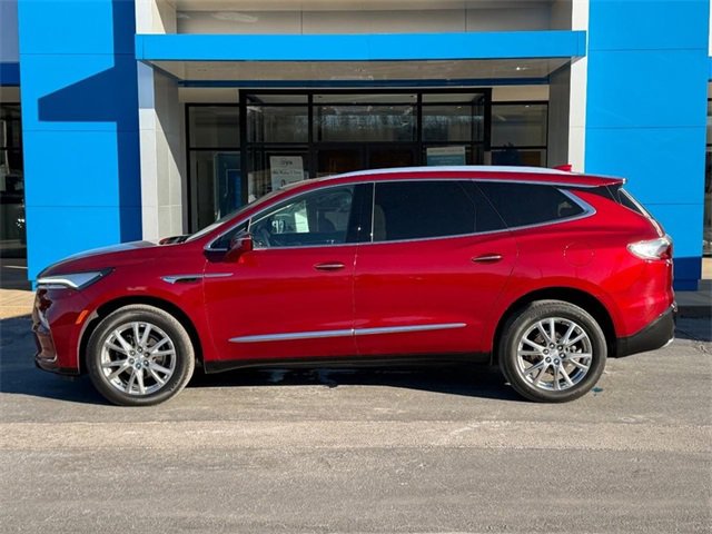 2022 Buick Enclave Essence's photo