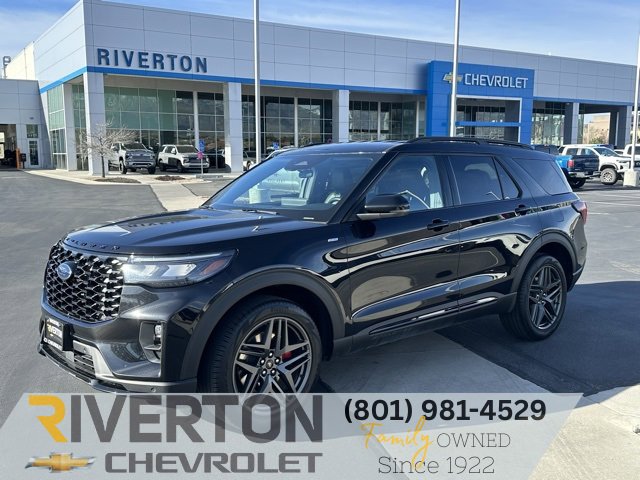 2025 Ford Explorer ST-LINE's photo