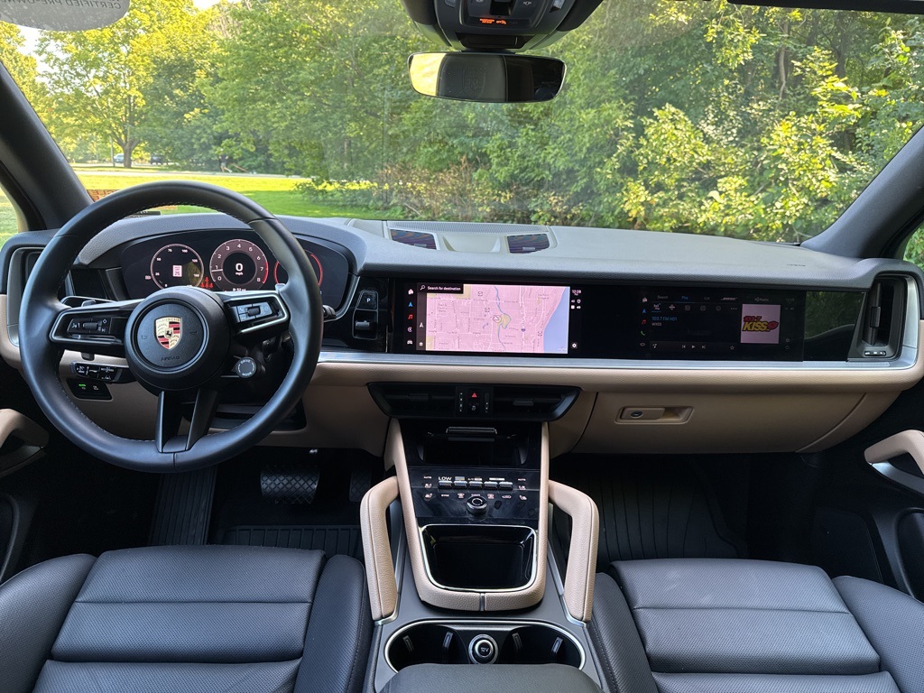 2024 Porsche Cayenne Base photo 4