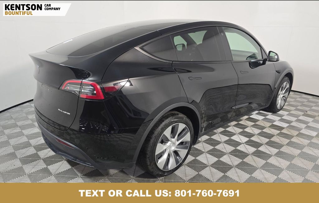 2022 Tesla Model Y Long Range photo 3