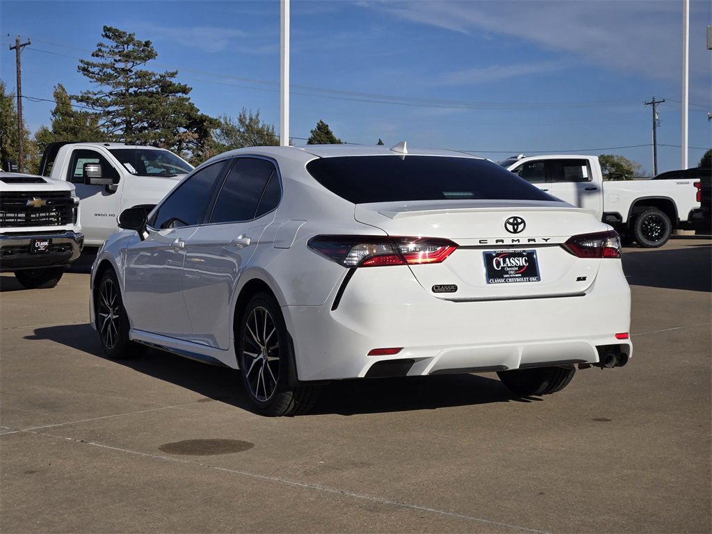 2023 Toyota Camry SE photo 3
