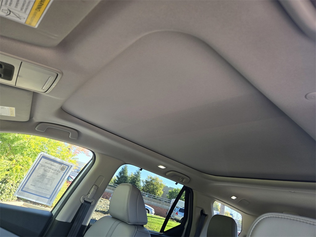2024 Honda Pilot Touring photo 12