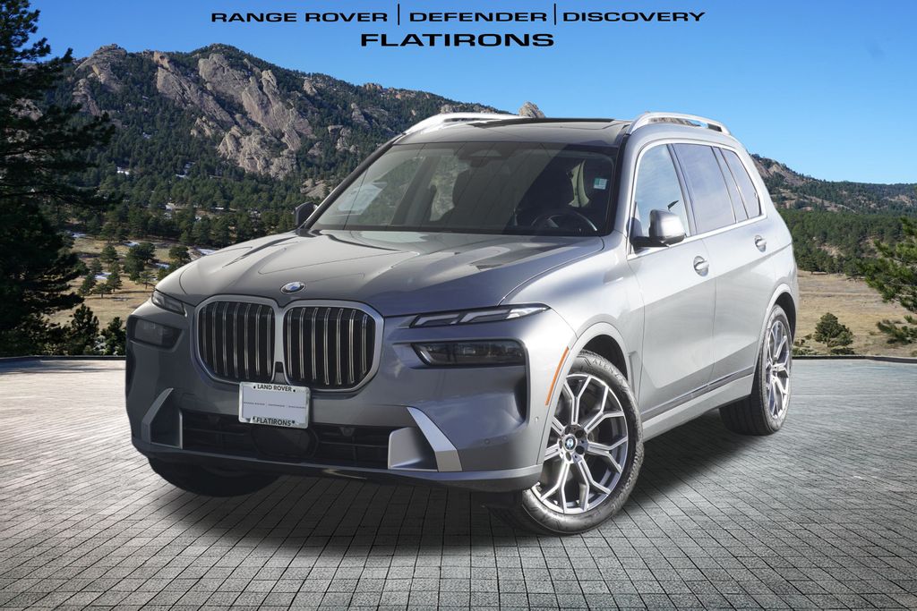 2023 BMW X7 40i's photo