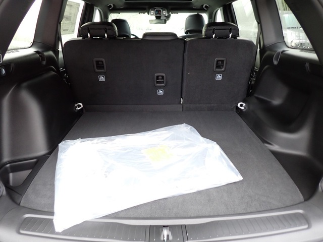 2025 Jeep Grand Cherokee Altitude photo 2