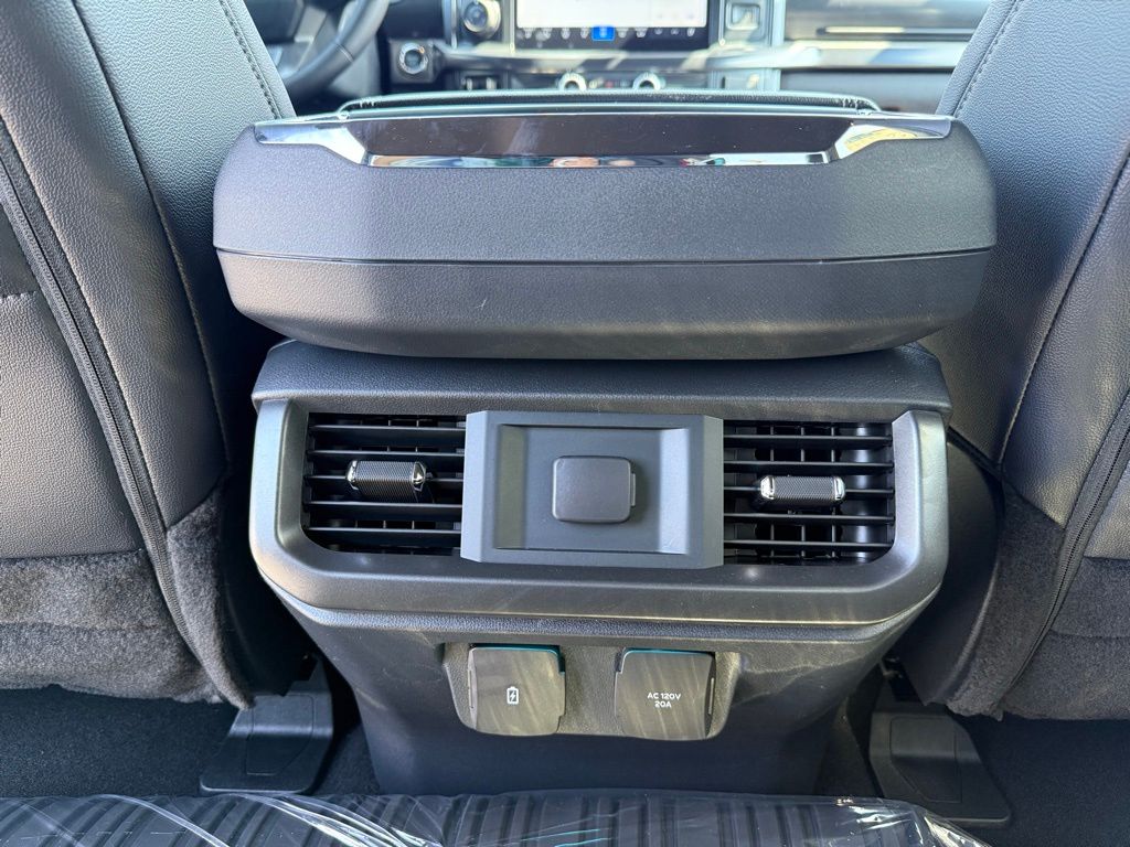 2025 Ford F-150 Lariat photo 32