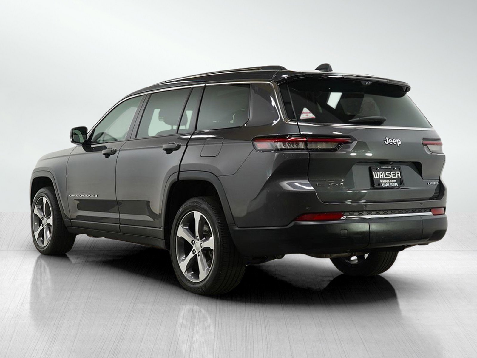 2023 Jeep Grand Cherokee Limited photo 3