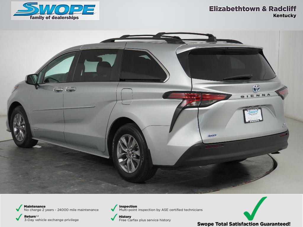 2021 Toyota Sienna XLE photo 4