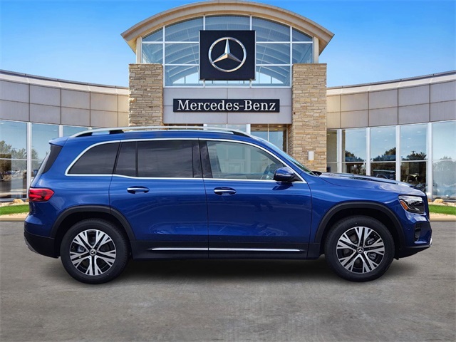 2026 Mercedes Benz GLB 250 4MATIC photo 4