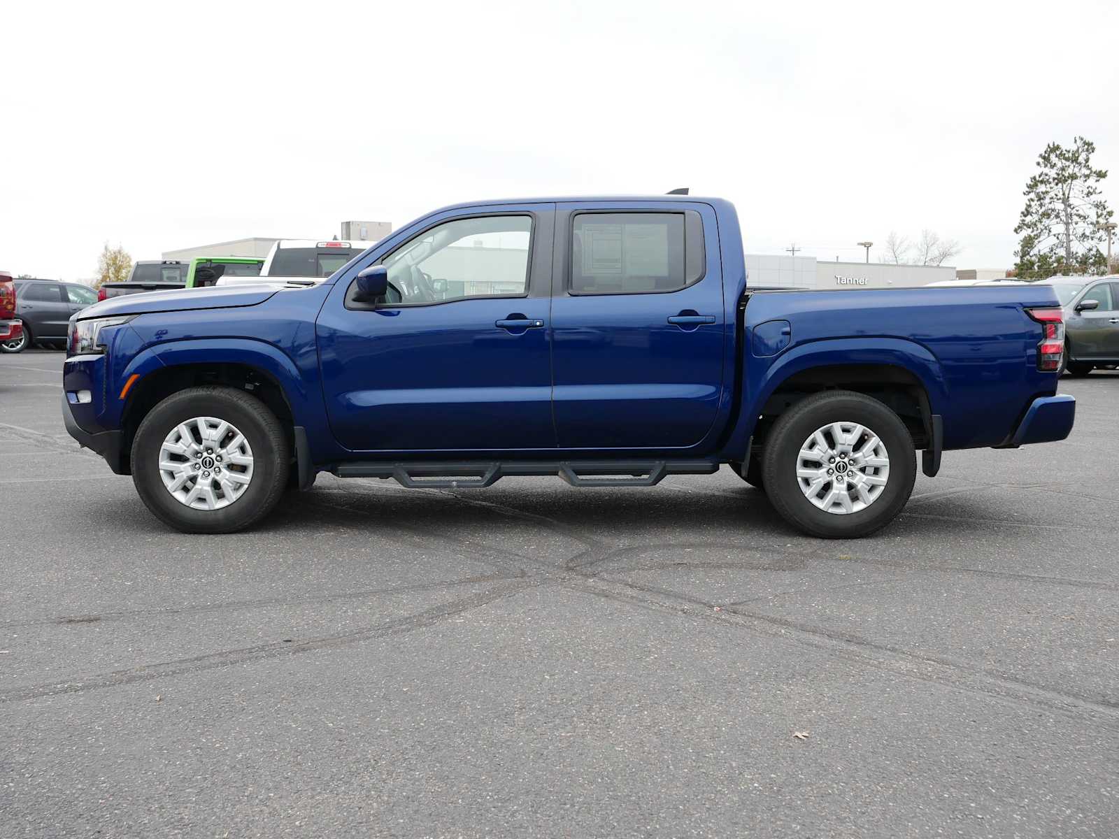 2023 Nissan Frontier SV photo 4