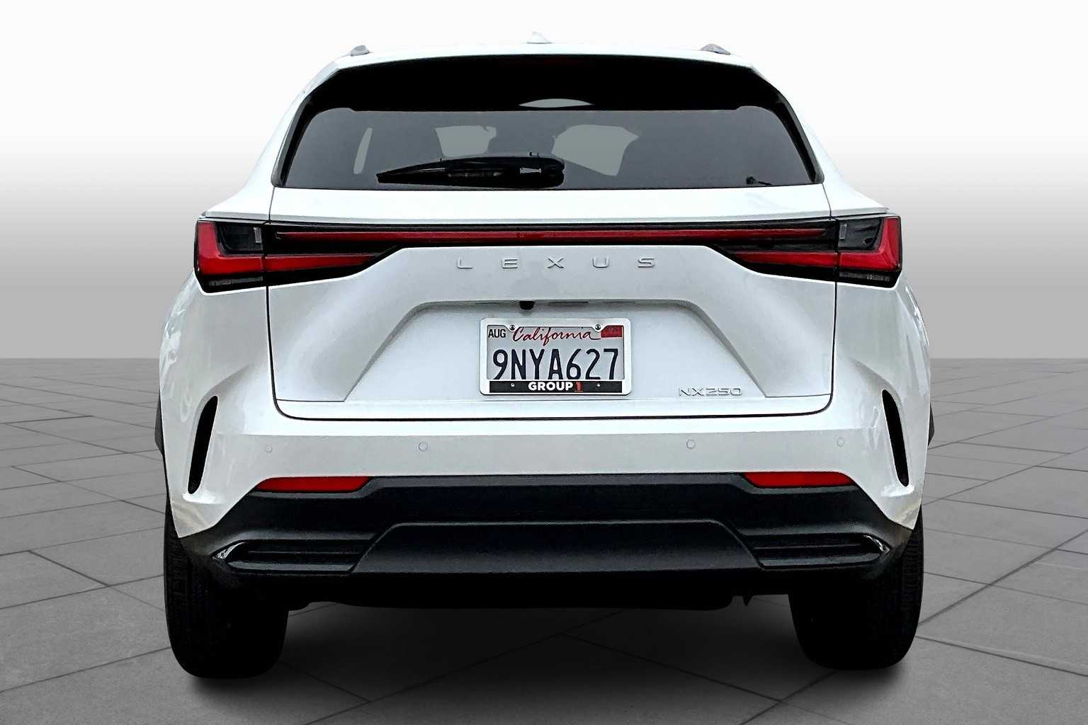 2025 Lexus NX Premium photo 4