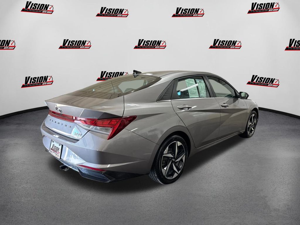 2023 Hyundai Elantra Hybrid Limited photo 5