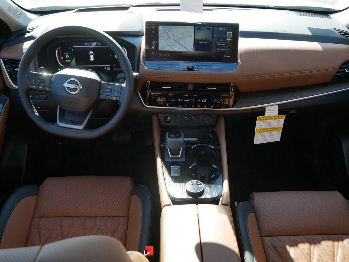 2026 Nissan Rogue Platinum photo 7