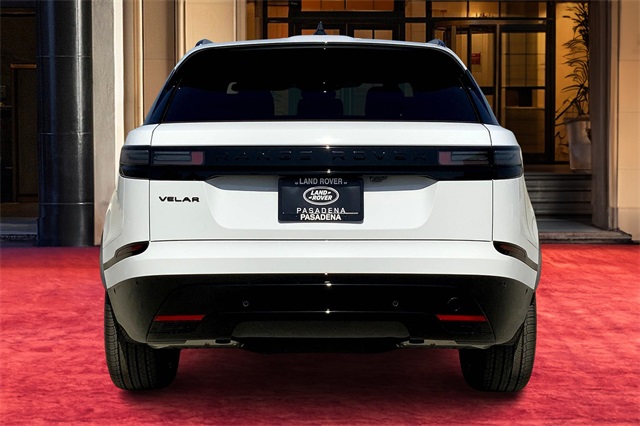 2026 Land Rover Range Rover Velar SE photo 4