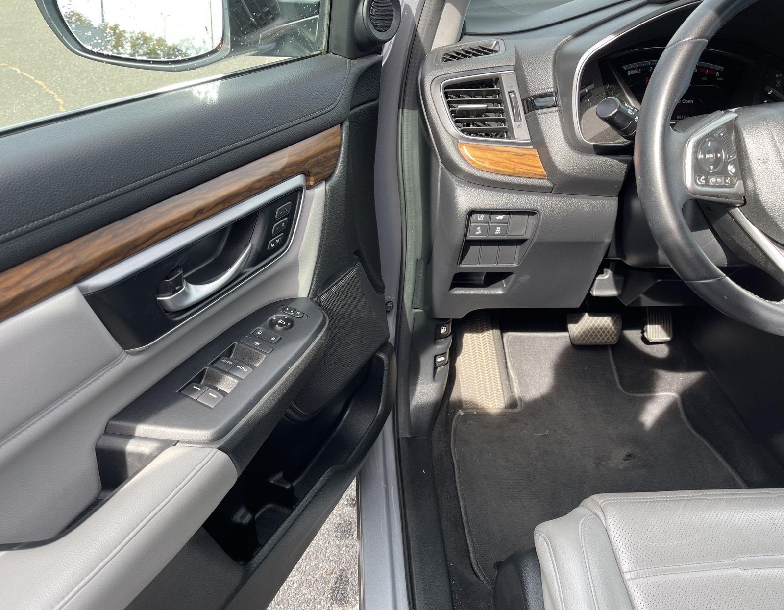 2017 Honda CR-V EX photo 2