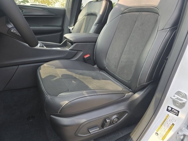 2025 Jeep Grand Cherokee Altitude X photo 4