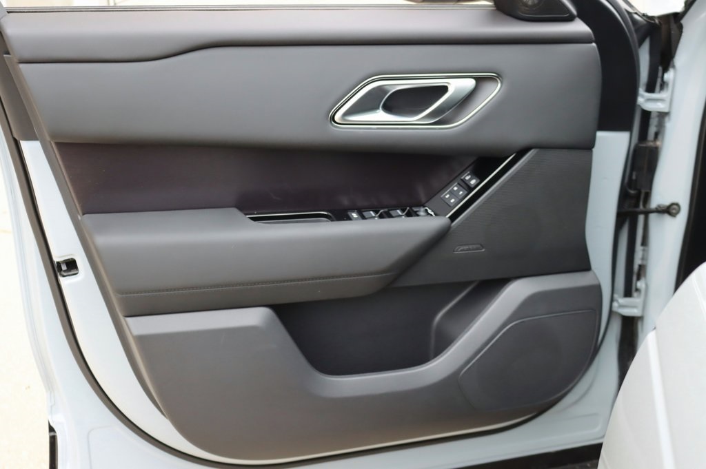 2026 LAND ROVER RANGE ROVER VELAR - Image 10