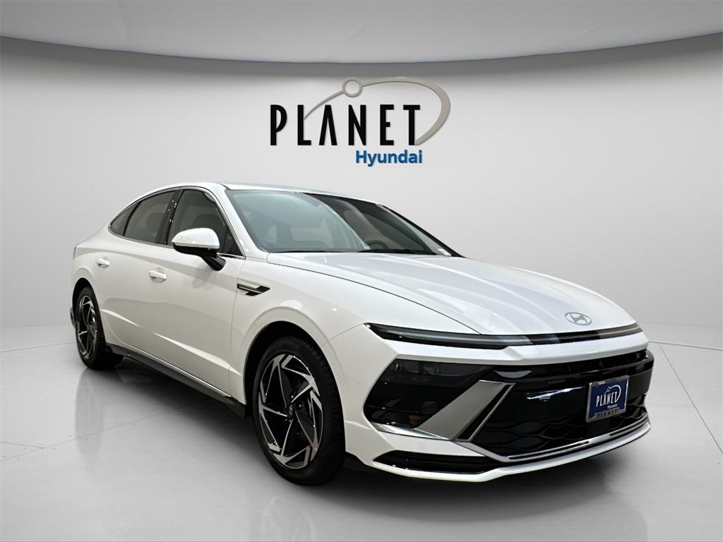 2026 Hyundai Sonata SEL's photo