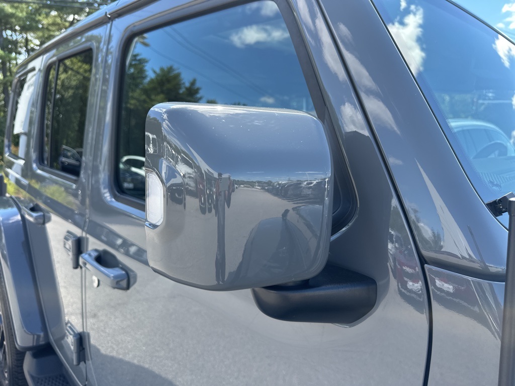 2022 Jeep Wrangler Unlimited Sahara High Altitude photo 28