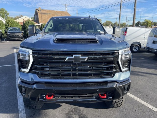 2025 Chevrolet Silverado 2500HD LTZ photo 2