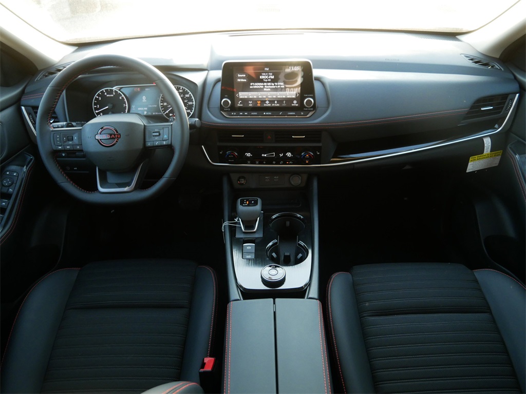 2026 Nissan Rogue AWD photo 10