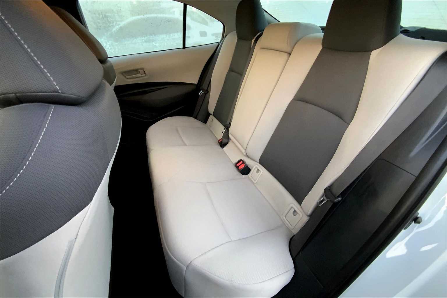 2022 Toyota Corolla LE photo 18
