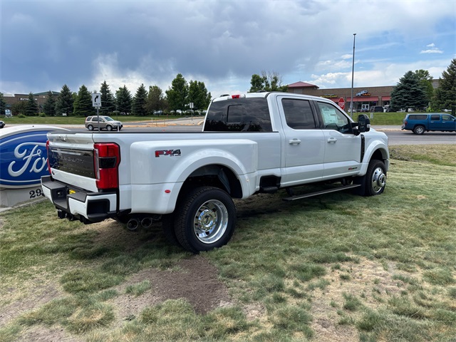 2025 Ford F-450 photo 4