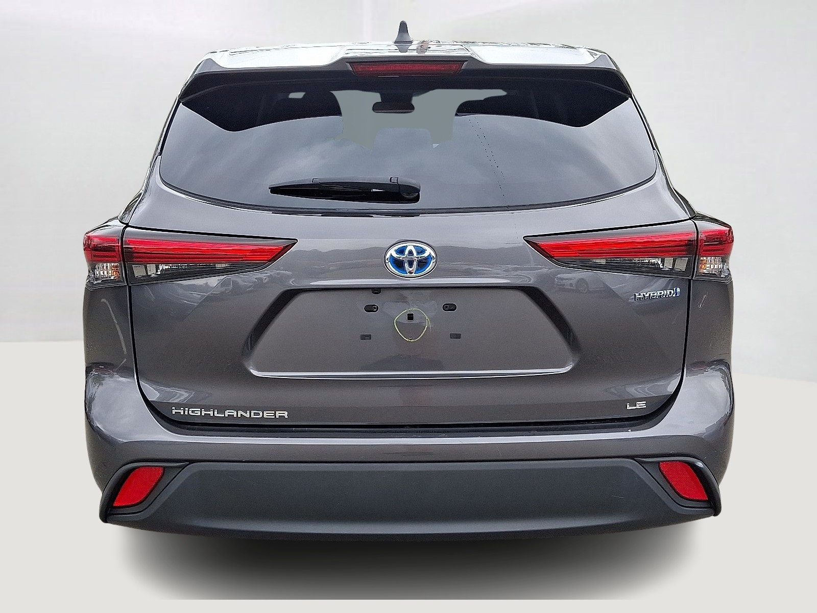 2022 Toyota Highlander Hybrid LE photo 3