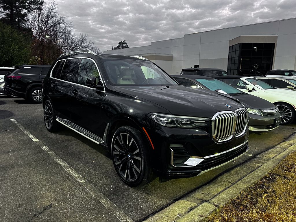 2022 BMW X7 40i's photo