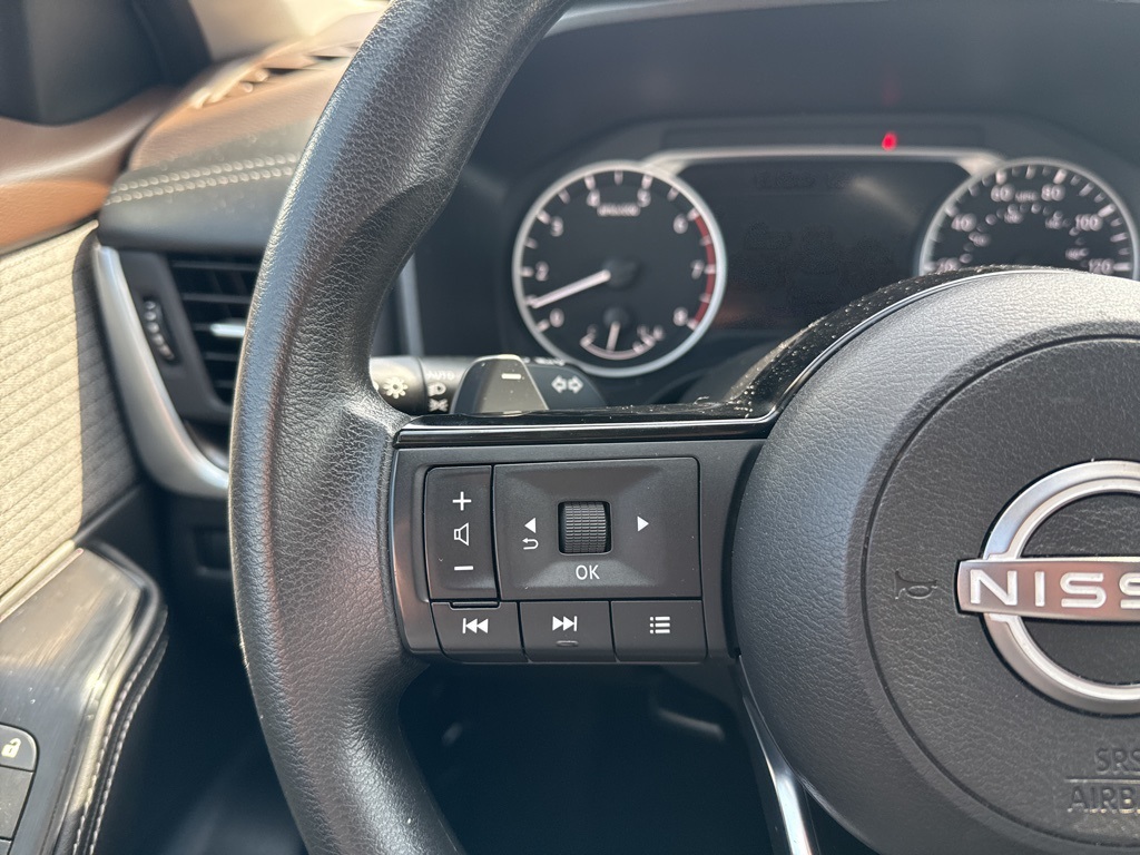 2023 Nissan Rogue SV photo 18