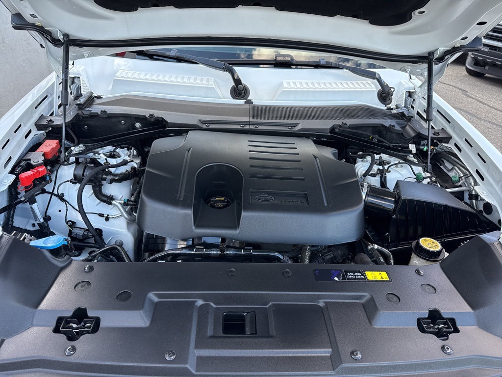 2022 Land Rover Defender 110 X-Dynamic HSE photo 40