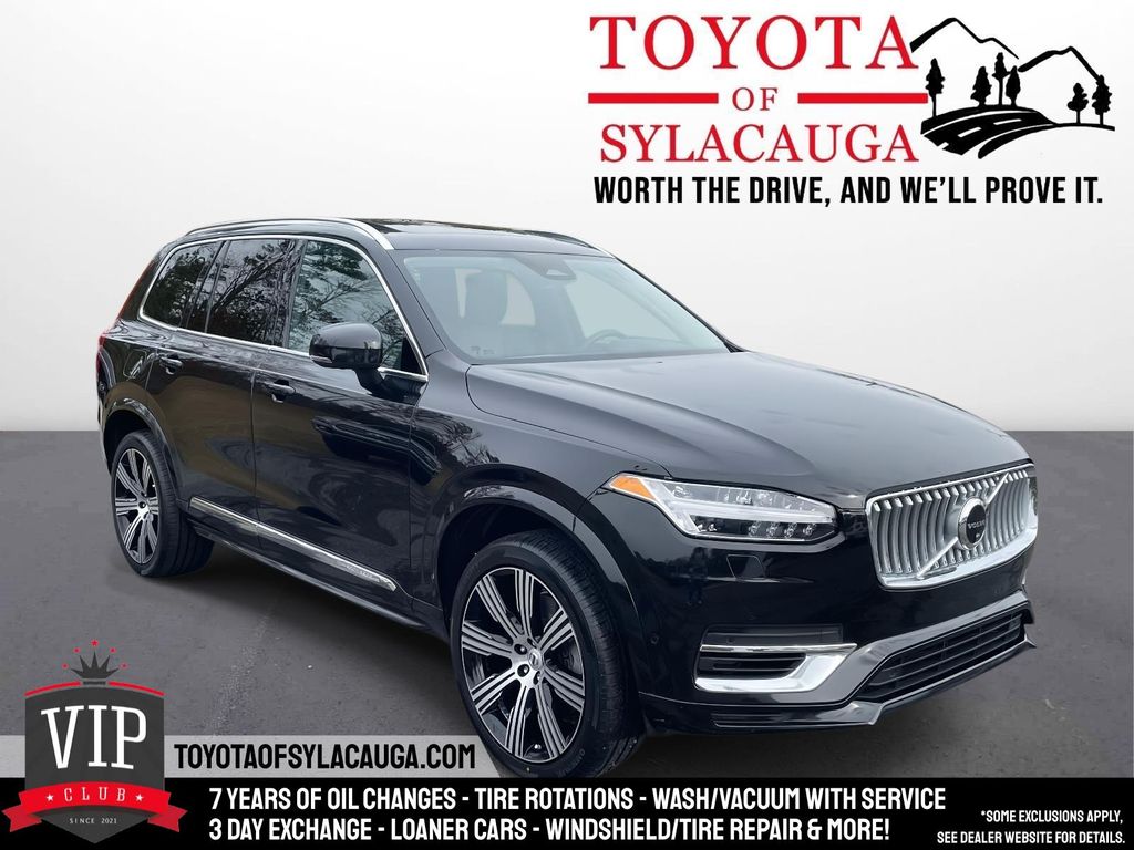 2023 Volvo XC90 Plus's photo