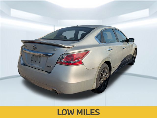 2015 Nissan Altima 2.5 S photo 4