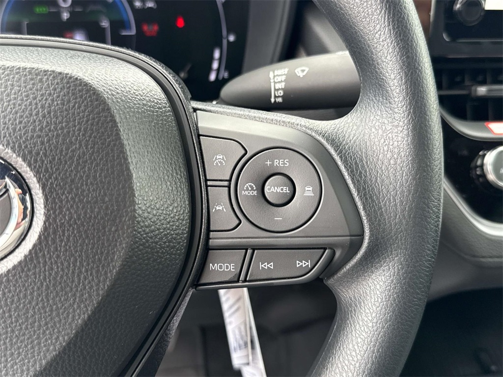 2026 Toyota Corolla Cross L photo 20
