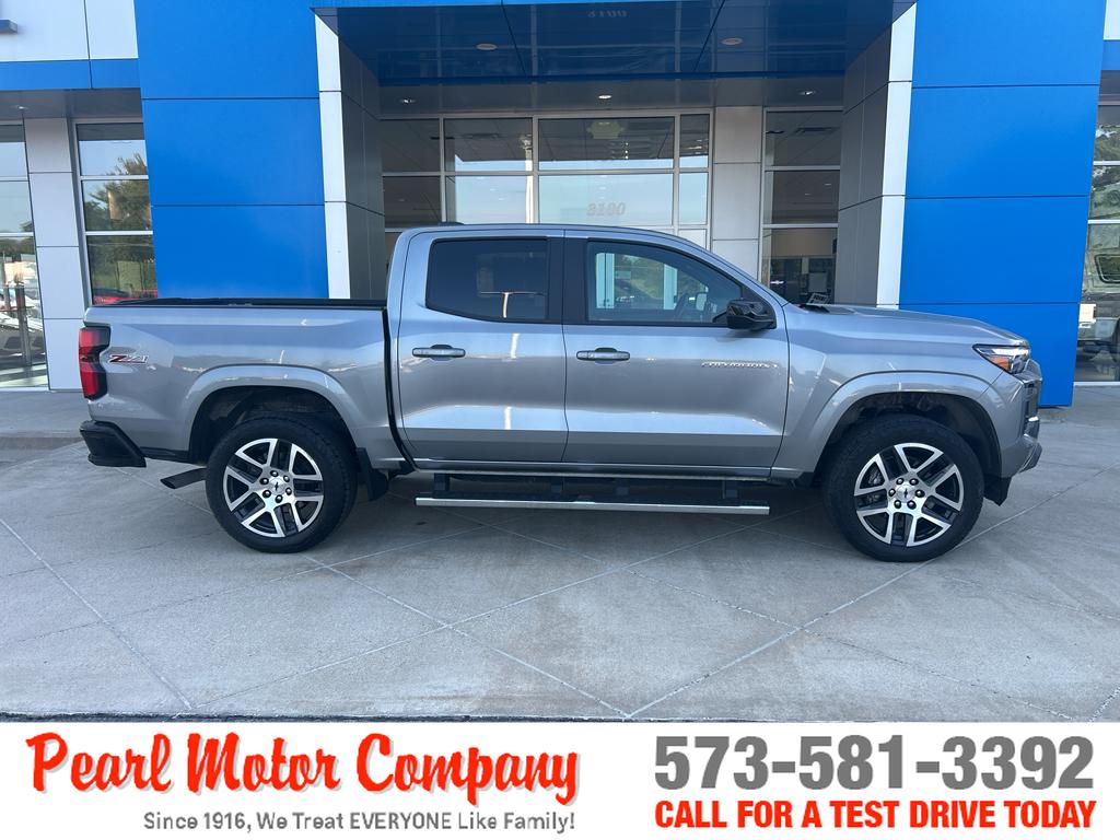 2023 Chevrolet Colorado Z71 photo 3