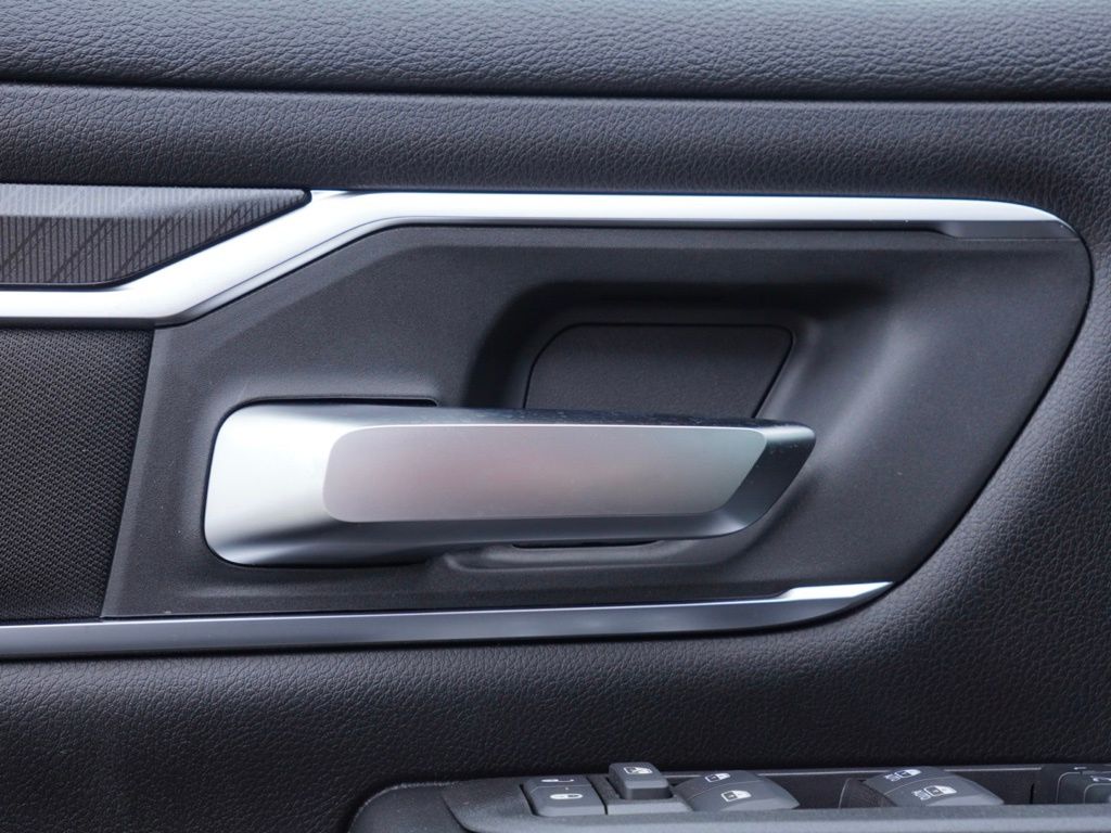 New 2026 Granite Crystal Metallic Clear-Coat Exterior Paint RAM Big Horn Night Edition image 11