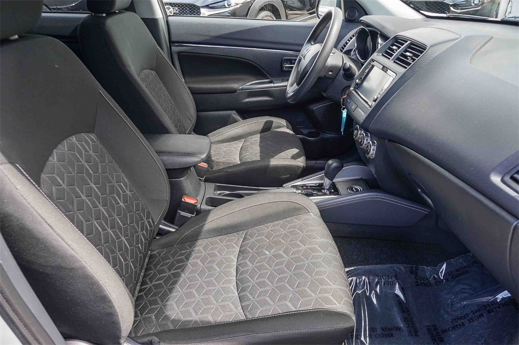 2024 Mitsubishi Outlander Sport ES photo 17