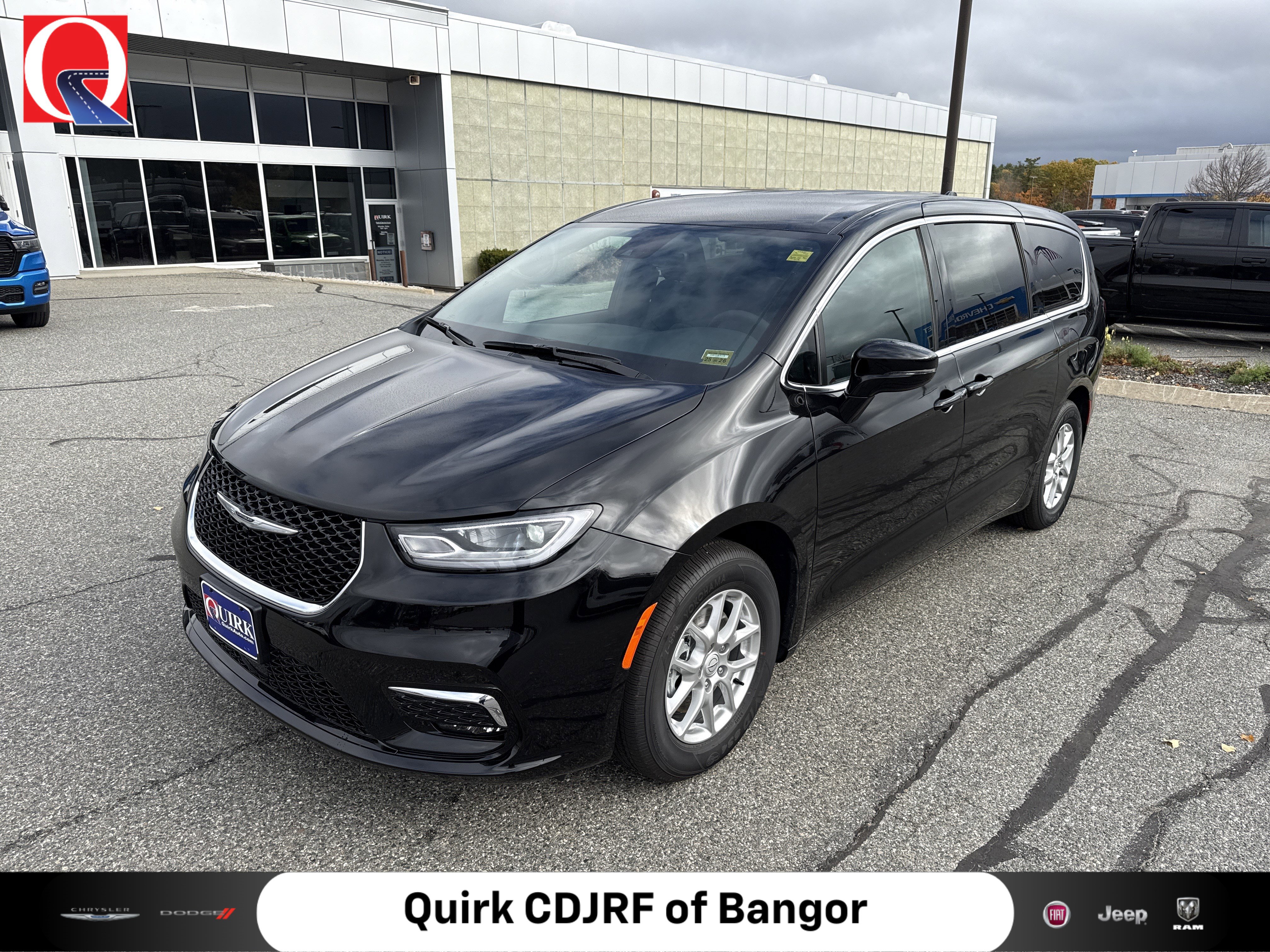 2026 Chrysler Pacifica Select