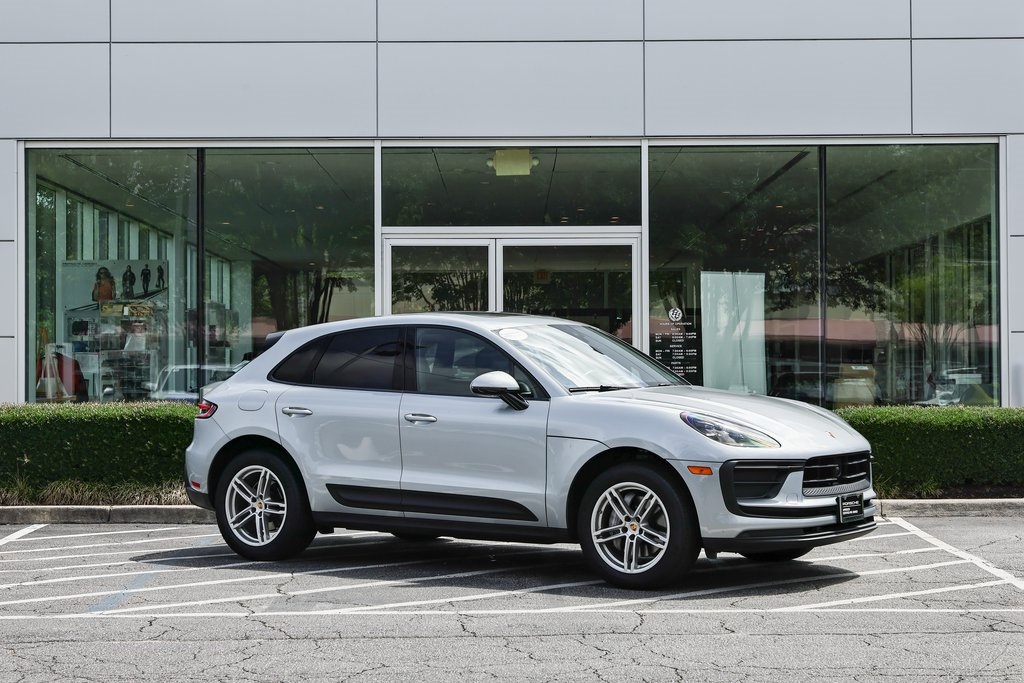 2024 Porsche Macan T photo 9